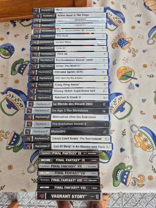 Jogos PS2 e 2 consolas PS2