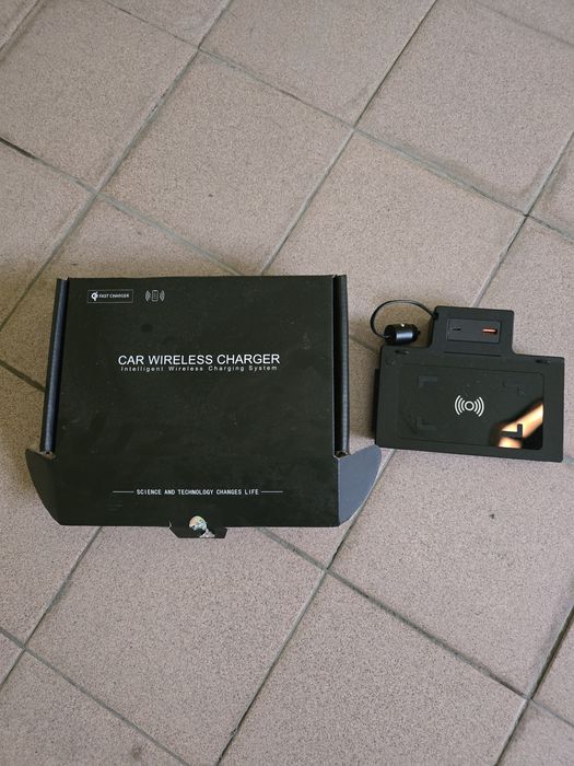 Mercedes A180 - Carregador telemóvel