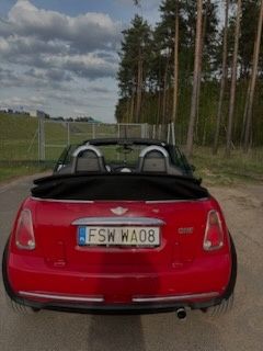 Mini One Cabrio.