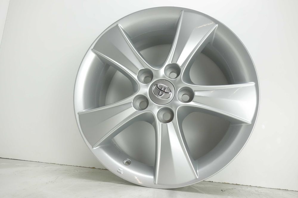 Alufelgi 16" 5x114,3 Toyota Avensis Prius Targo Verso Srebrne 1053