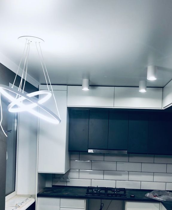 Натяжні  стелі .