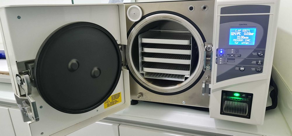 Equipamento dentário de clinica dentária, Cadeira, Ortopantomografo, rvg, autoclave motor implantes KAVO recheio