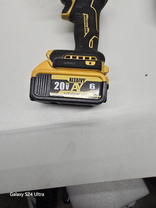 Dewalt DCS 438 szlifierka