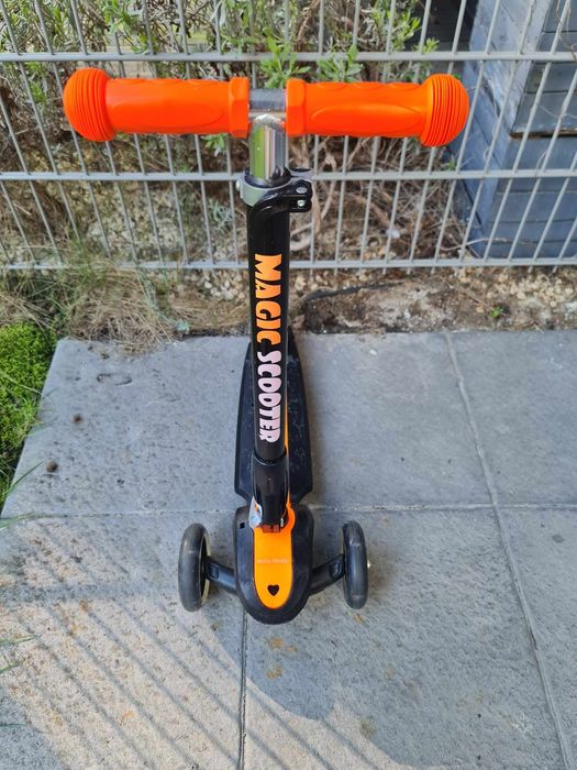 Świecącą hulajnoga Scooter Magic jak nowa