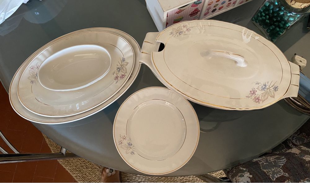 Servico de jantar, loica de Sacavem