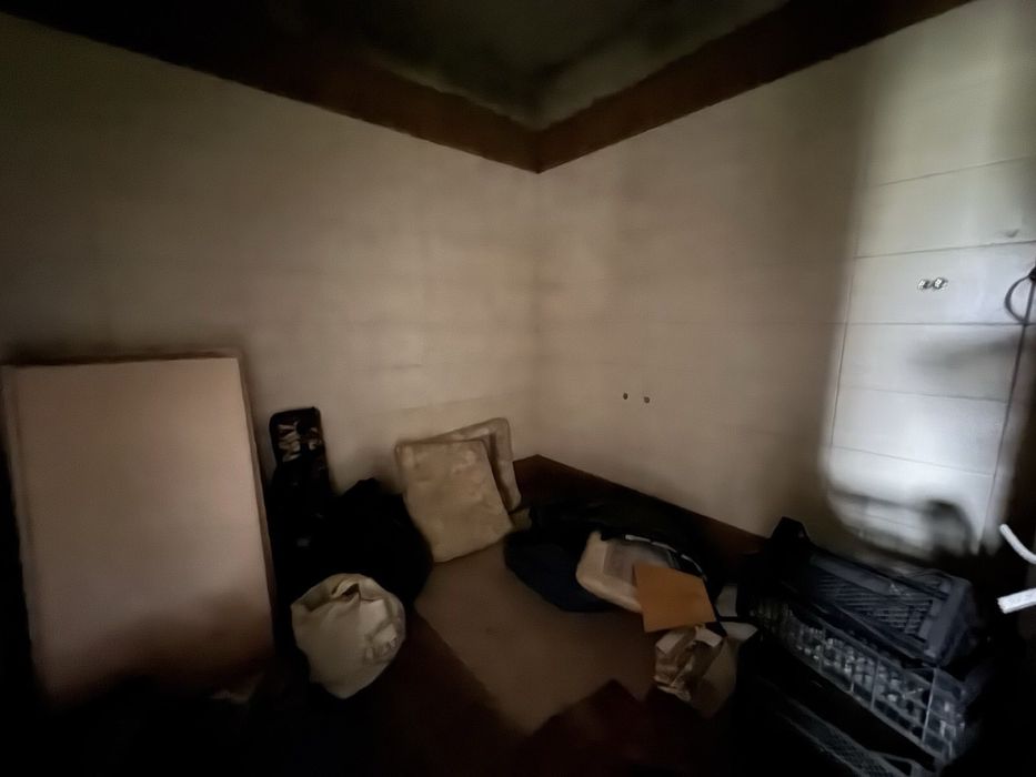 Продаж будинку біля лісу та річки