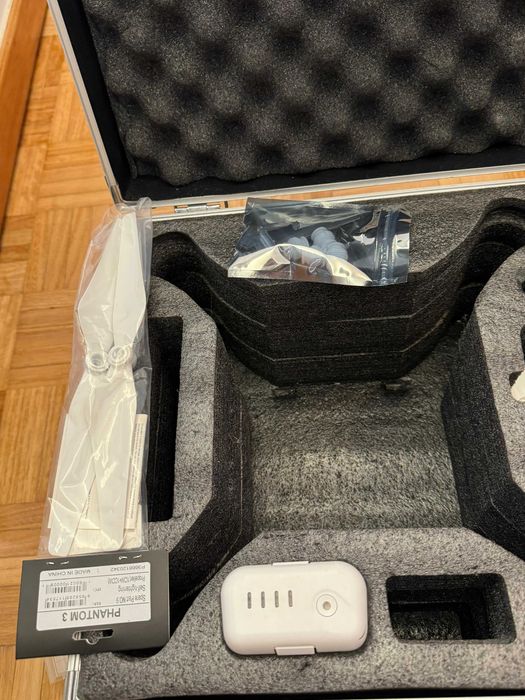 Phantom 3 Professional com Caixa - DRONE447223303295488002