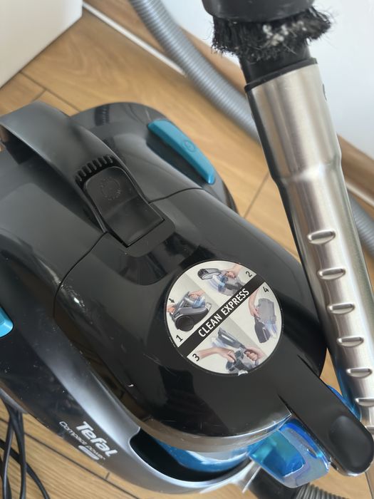 Odkurzacz bezworkowy Tefal Compact Power