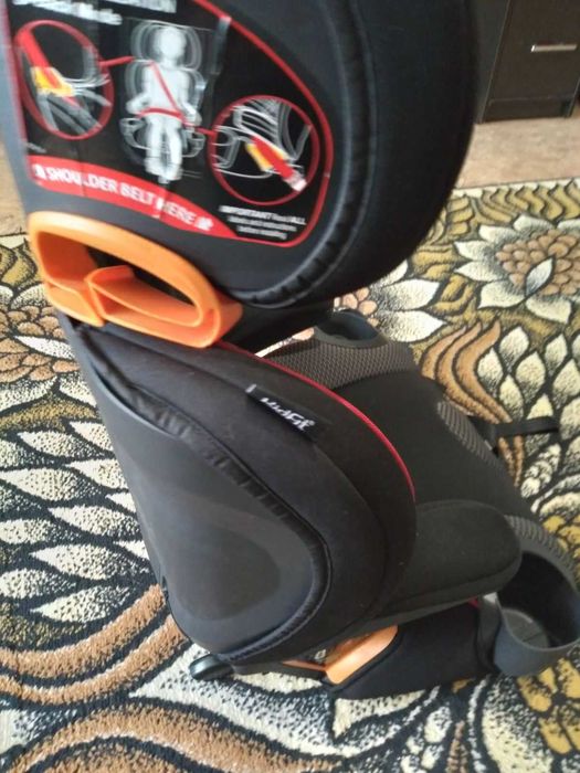 Автокрісло Chicco Kidfit