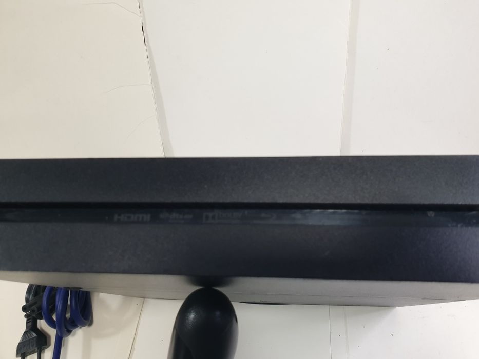 Sony PlayStation 4 (model CUH-1216A)