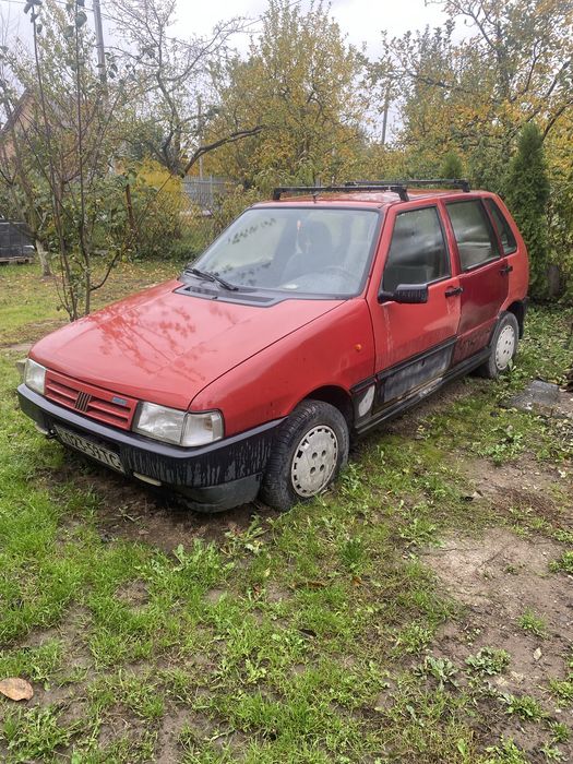Fiat uno на ходу заводиться їде під розборку або для оновлення