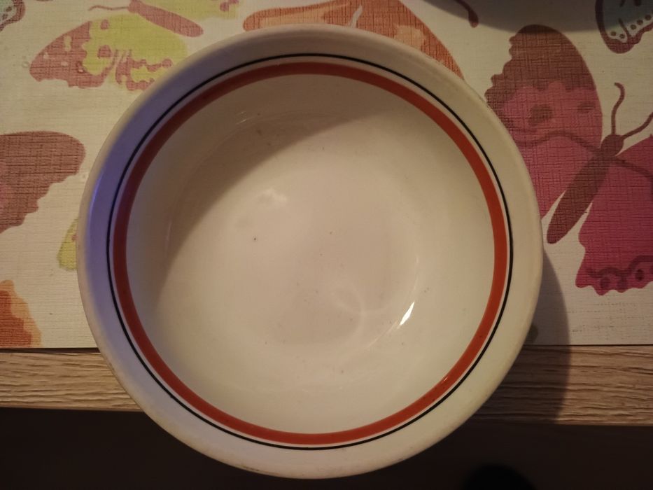 Miseczki na przystawki,porcelanowe,sygnowane.