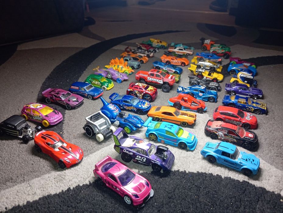 Набір машинок Hot Wheels(Від 2 машинок)VD