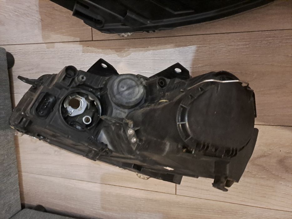 Lampa przód przednia prawa lewa Volkswagen Golf 6 VI