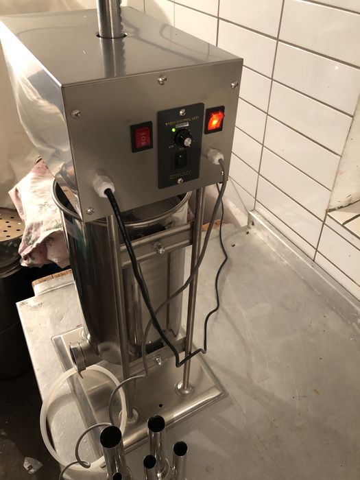 Nadziewarka elektryczna nowa kiełbas farszu mięsa 15kg