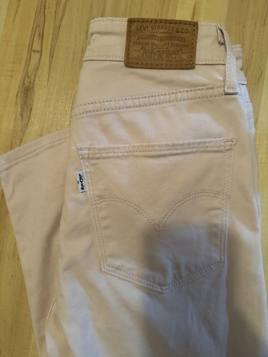 LEVI’s premium