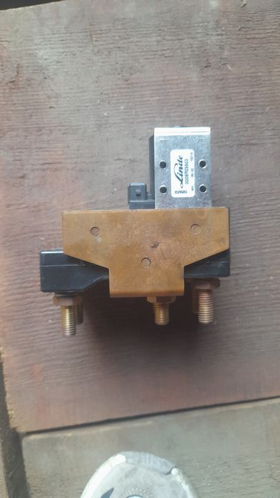 Контактор на електро навантажувач linde 48v