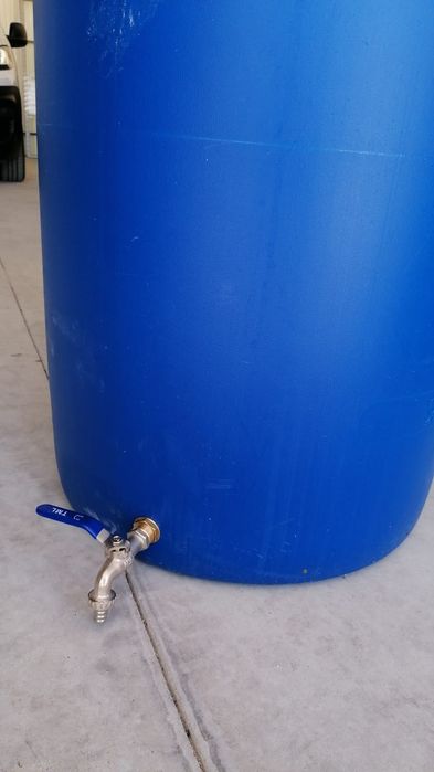 Bidons usados como novos