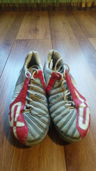 Buty piłkarskie