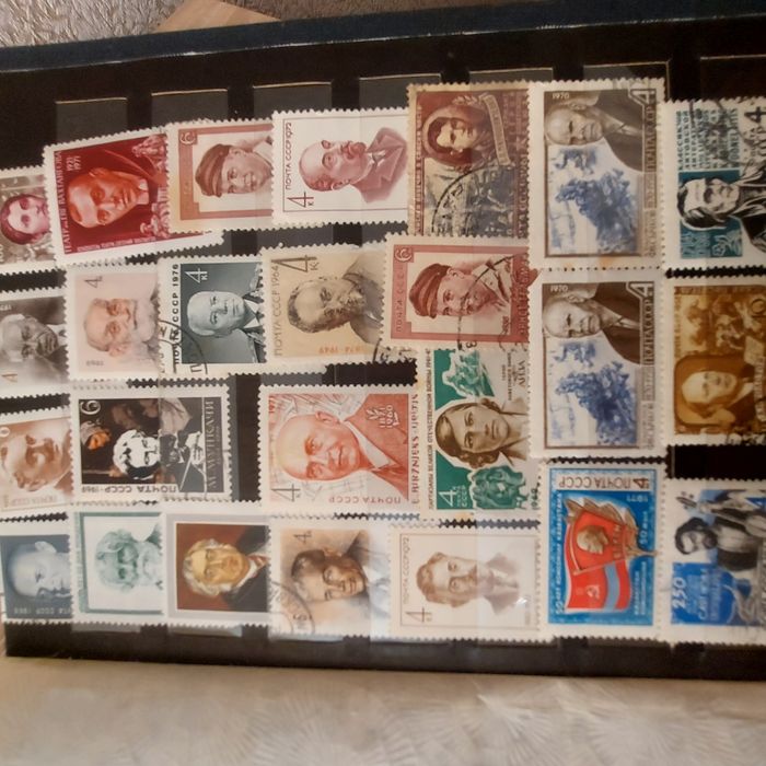 Продам альбом марок різних країн і тематики
