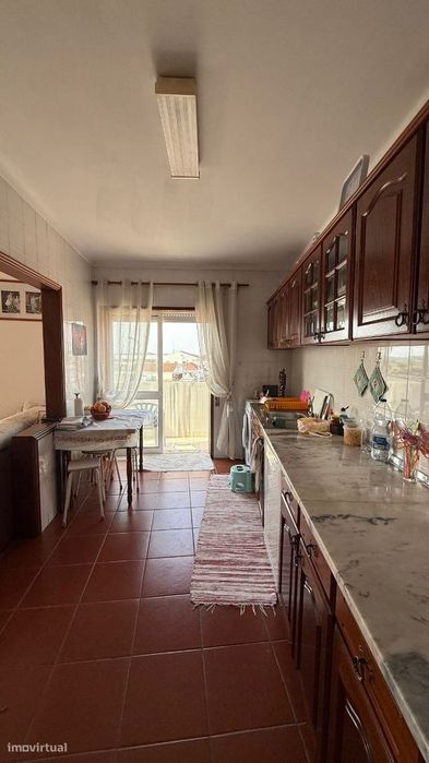 Apartamento T2 com arrumo varanda e vistas de ria. A 2 minutos da p...