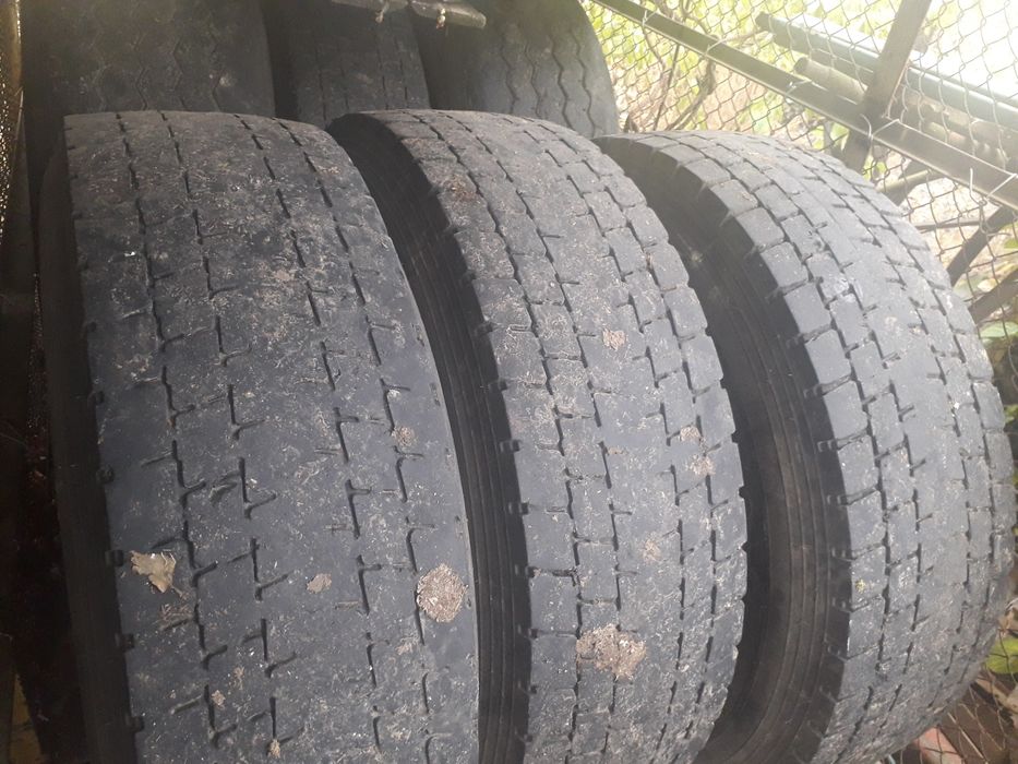 Продам    шини               .