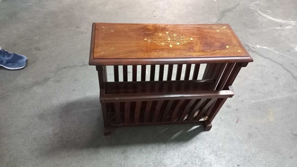 Porta revistas em madeira