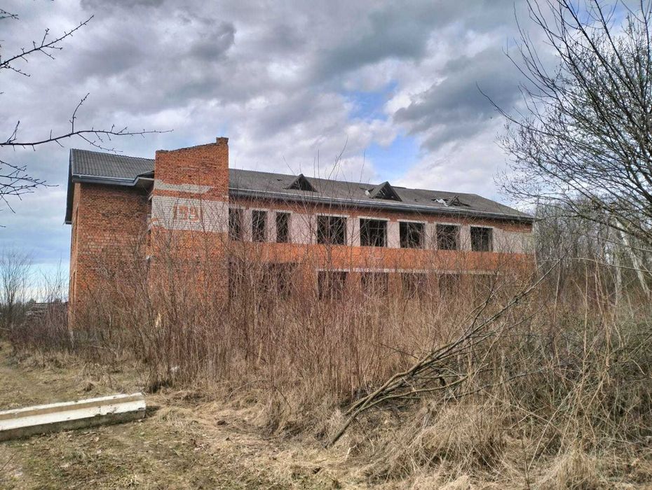 Нежитлове приміщення, адміністративний будинок