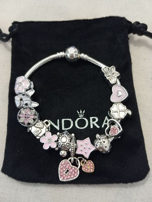 Pulseiras com 13 pingentes