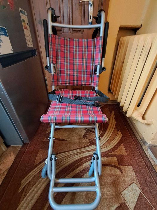 Wózek inwalidzki transportowy
