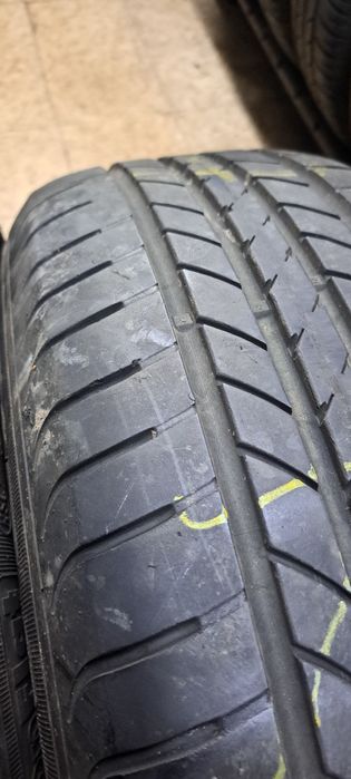 Pneus 205/60/16 Goodyear
