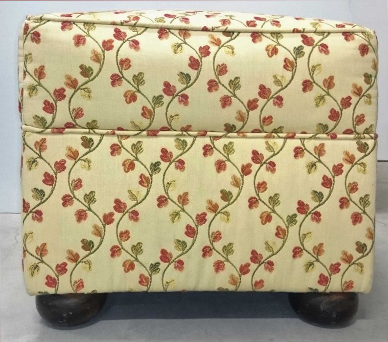 Poltrona Bergère, com banqueta