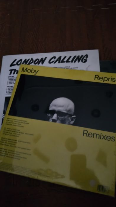 The Smiths
Queen is Dead 

Love 
 Forever Changes 

Moby 
Remixes 2lps 

Vários 
Tribute to Velvet underground 2lps 
Selados
60€
