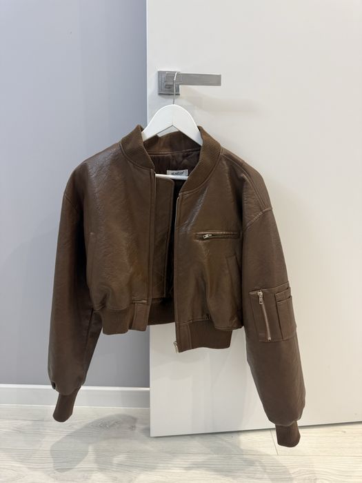 Бомбер / курточка на весну