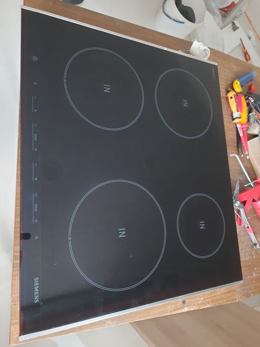 Індукційна електроплита (індукційна поверхня) seimens вона ж  bosch