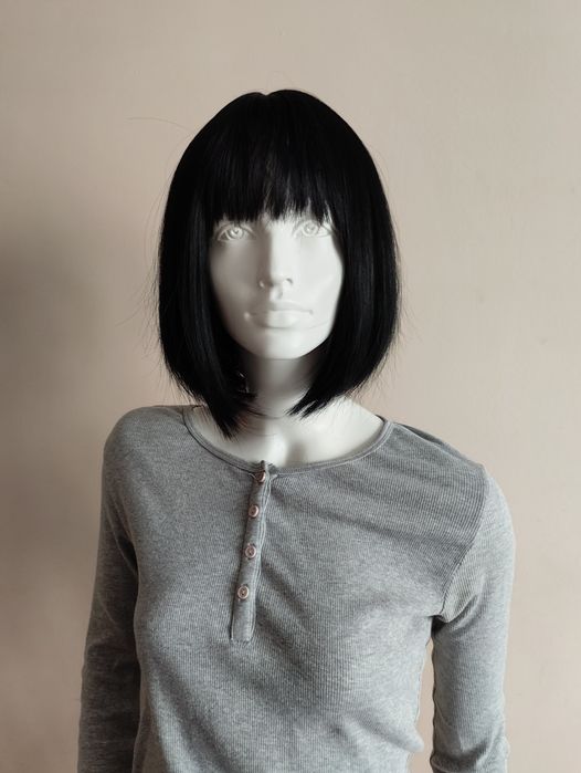 Nowa czarna realistyczna peruka wig bob kare z grzywką