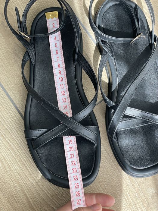 Босоніжки жіночі