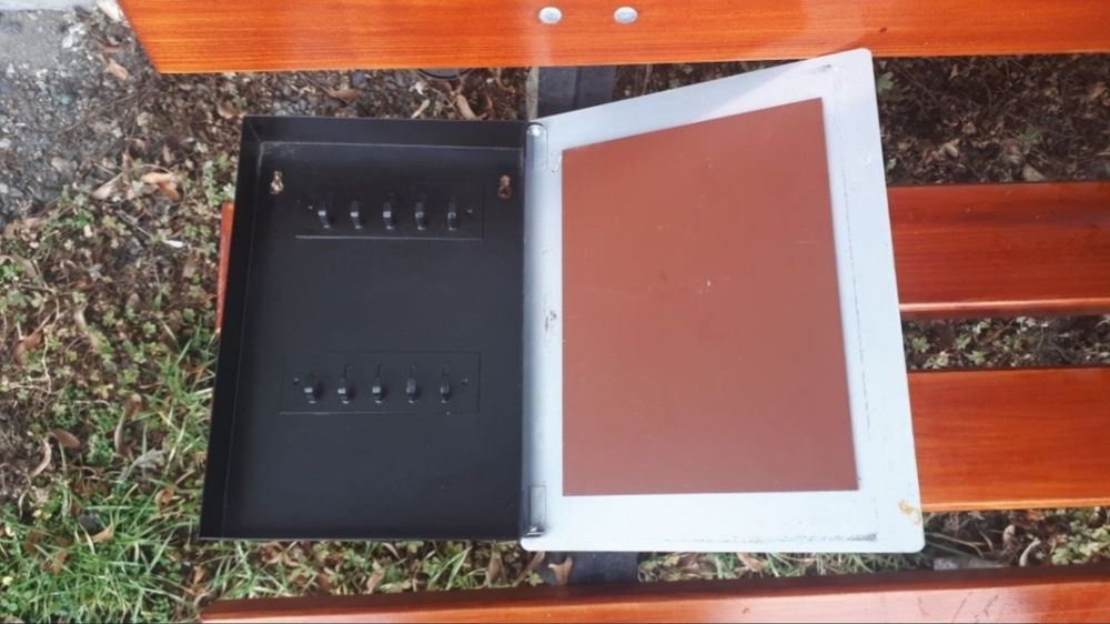 Skrzyneczke na klucze z lustrem