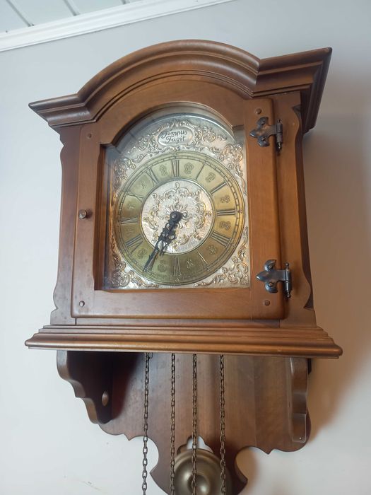 Wiszący zegar ścienny wagowy