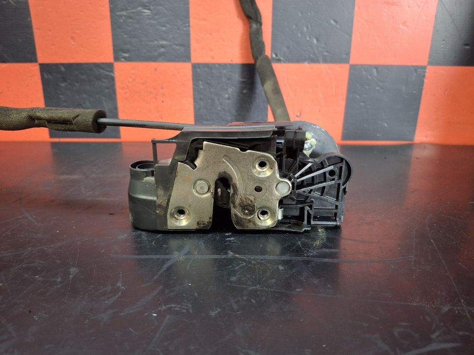 Fechadura / fecho porta frente direito IVECO Daily VI Chassis