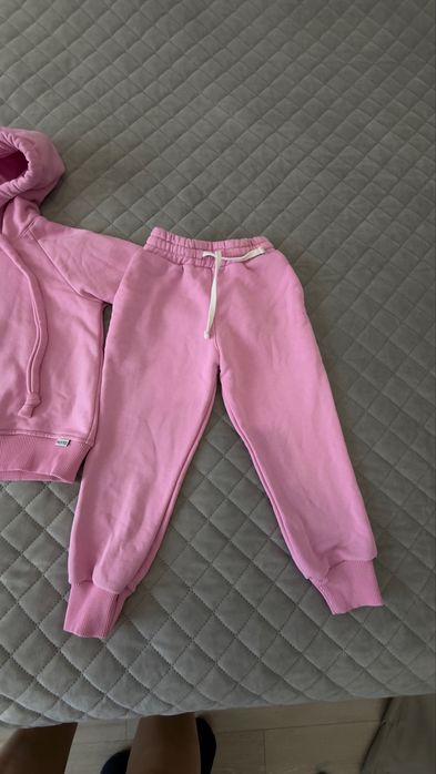 Рожевий спортивний костюм для дівчинки 3-4 роки двухнитка