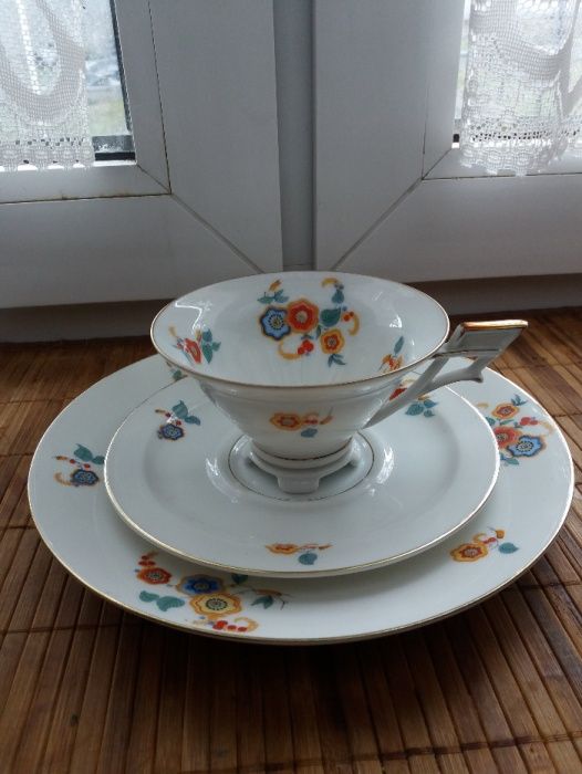 Likwidacja kolekcji - art deco wazon + porcelanowe pikasiaki