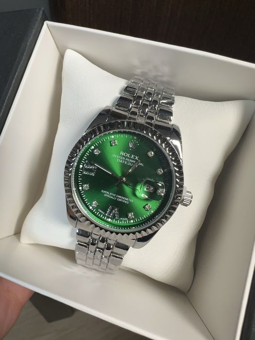 Годиник жіночий кварцевий