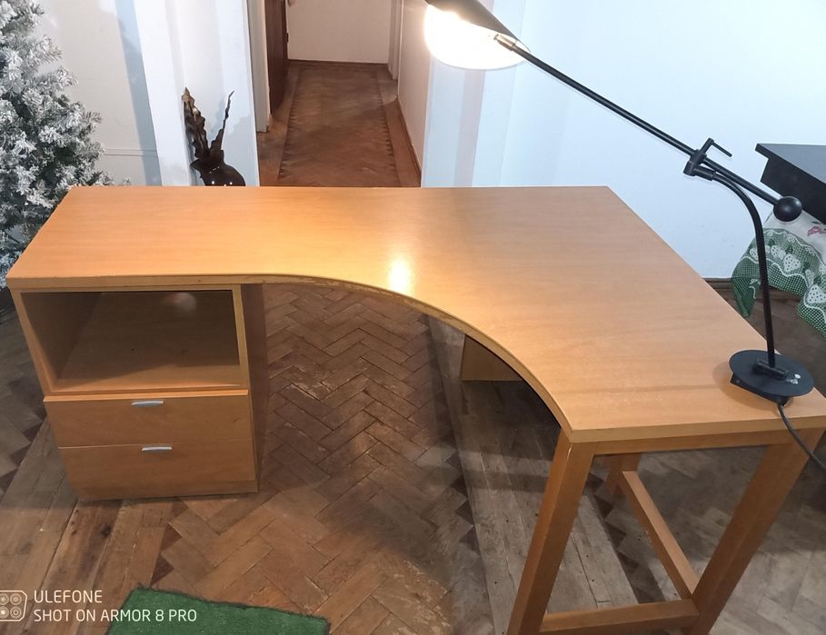 Secretaria e madeira