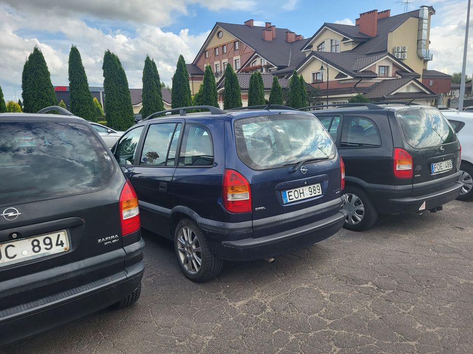Opel Zafira Рестайлінг не розмитнена вже в Києві