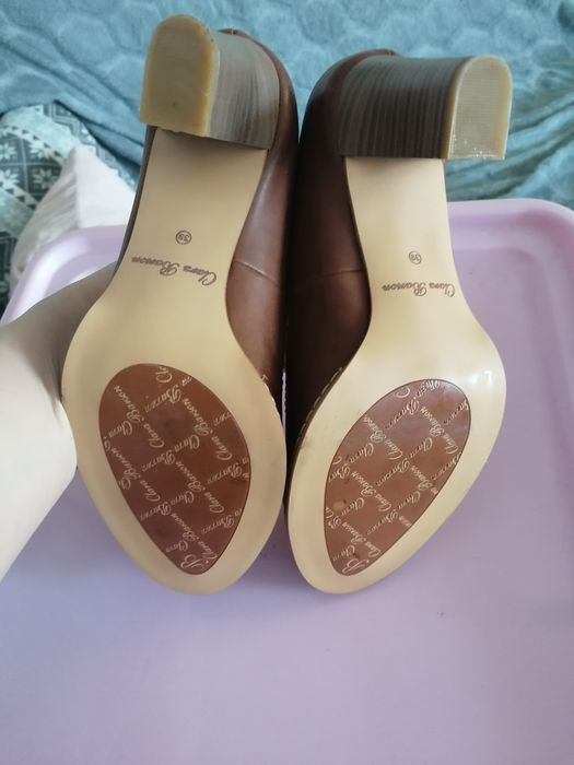 Buty na słupku r. 39 nowe