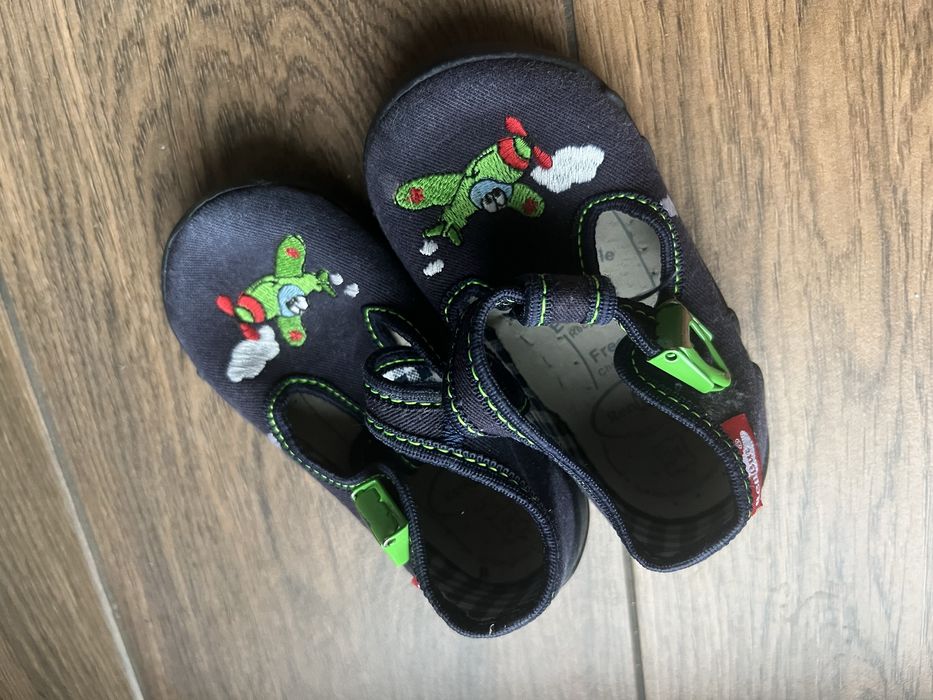 Buty, kapcie RenBut r. 21