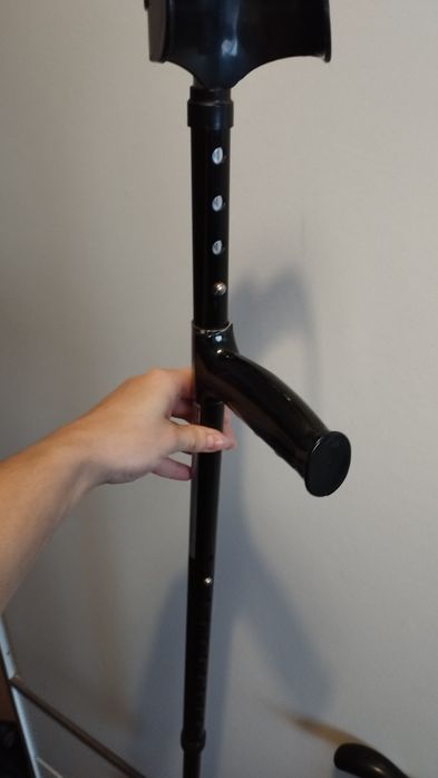 Conjunto uma muleta e uma bengala ajustáveis