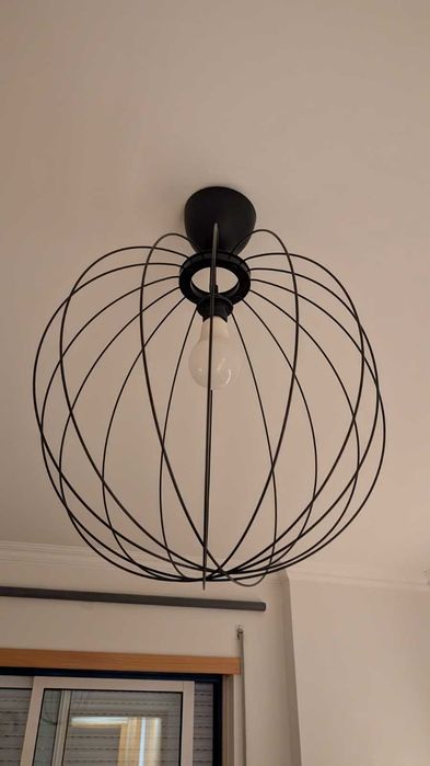 Candeeiro de quarto preto