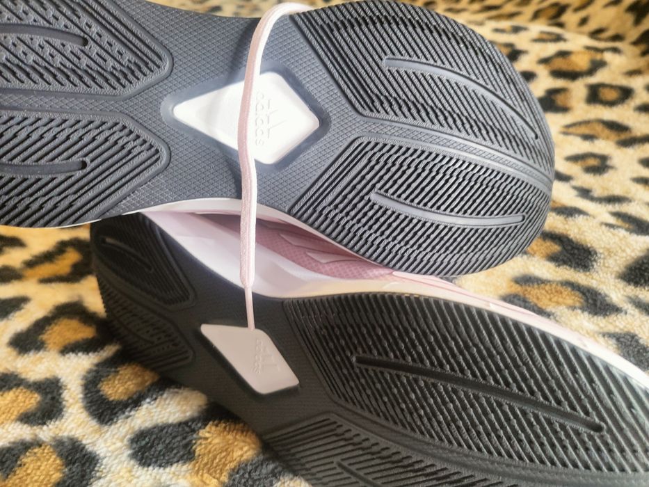 Женские кроссовки Adidas 43 р